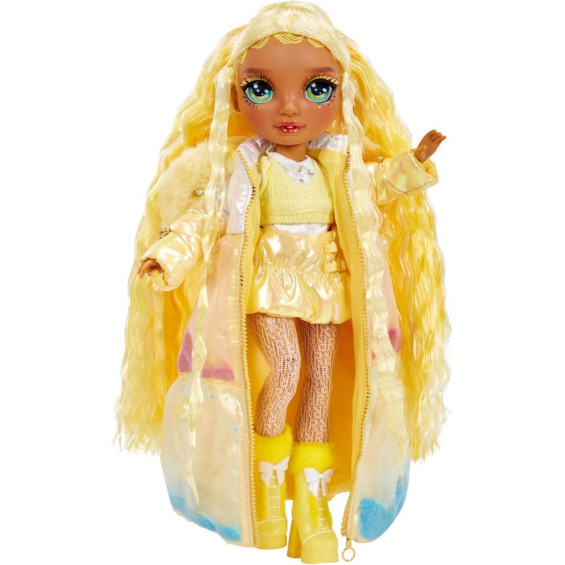 Rainbow High Muñeca Winter Wonderland - Yellow MGA